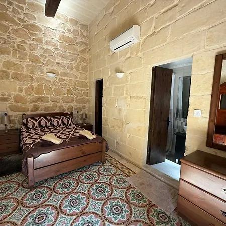 Holiday home Mikiel U Roza