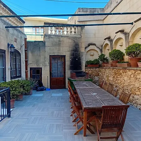 Holiday home Mikiel U Roza Ghajn Melel
