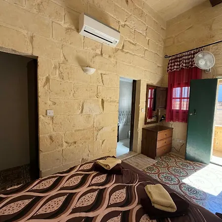 Holiday home Mikiel U Roza *