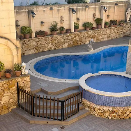 Holiday home Mikiel U Roza